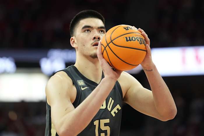 zach edey free throws at wisconsin